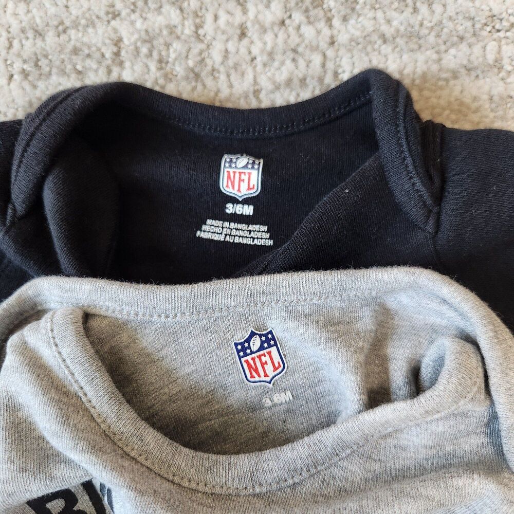 NFL New Orleans Saints boy girl bodysuit black gold grey size 3-6 months - Picture 2 of 5